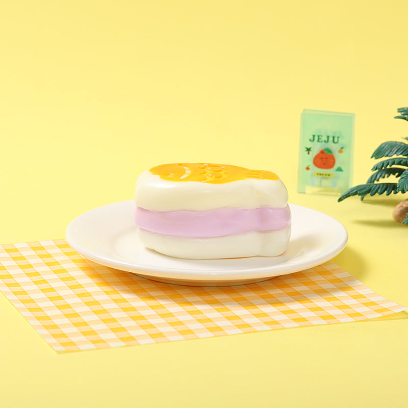 Roast Macaron Swirled Taiyaki Taba Squishy